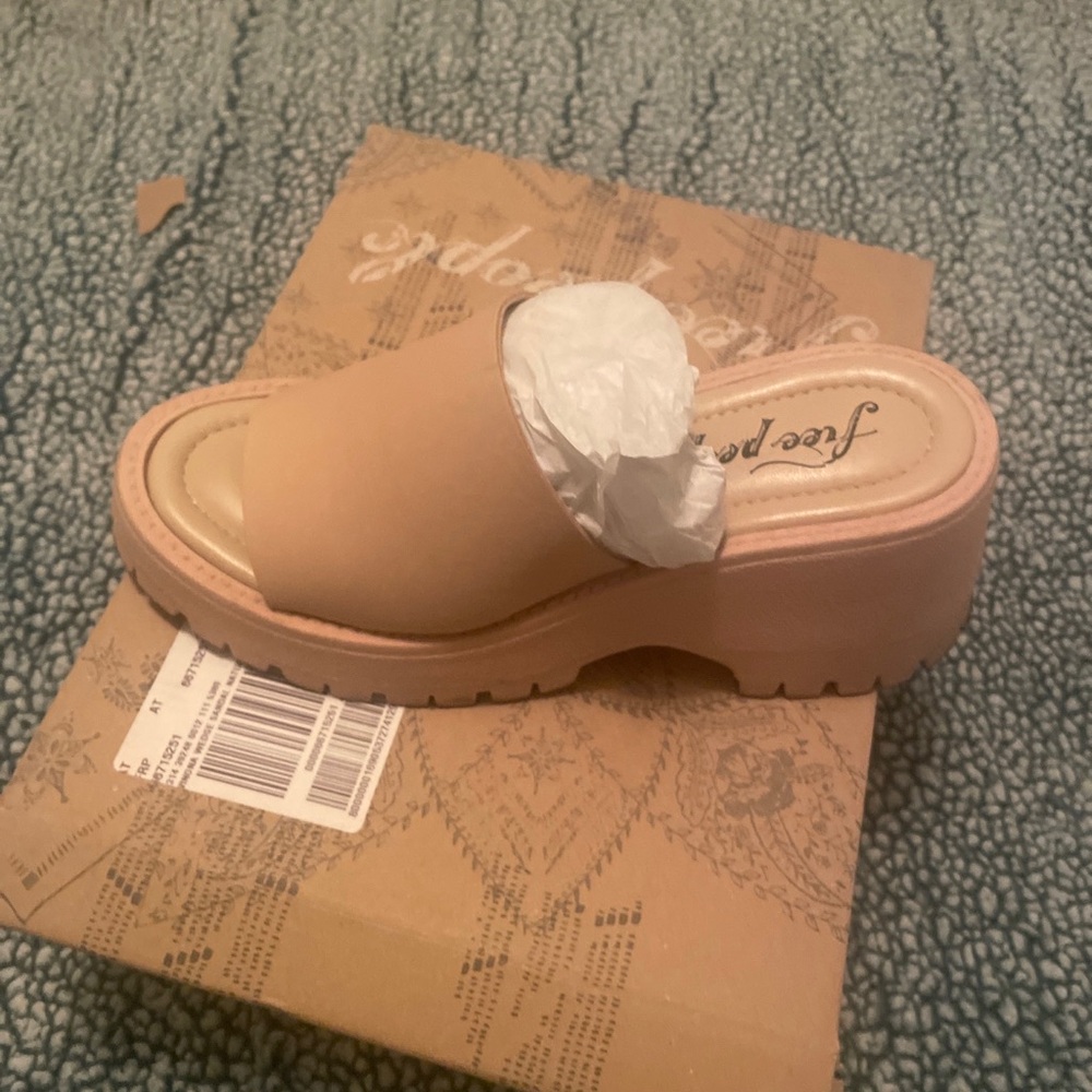 Free People Cream Mules with Thick Platform Sole and Cushioned Footbed